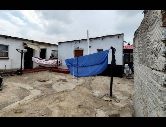 2 BEDROOM HOUSE FOR SALE IN MOFOLO CENTRAL